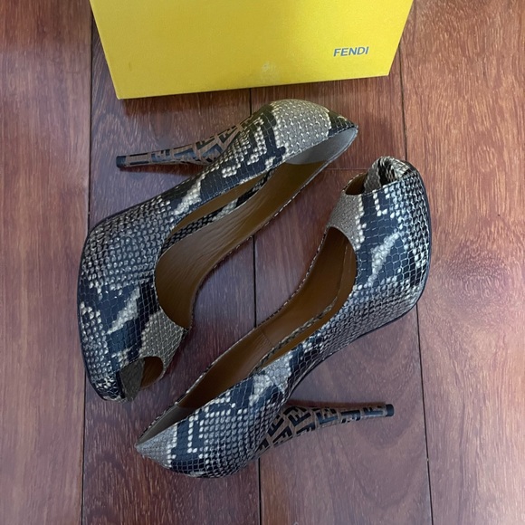 Fendi women heels - Picture 11 of 14